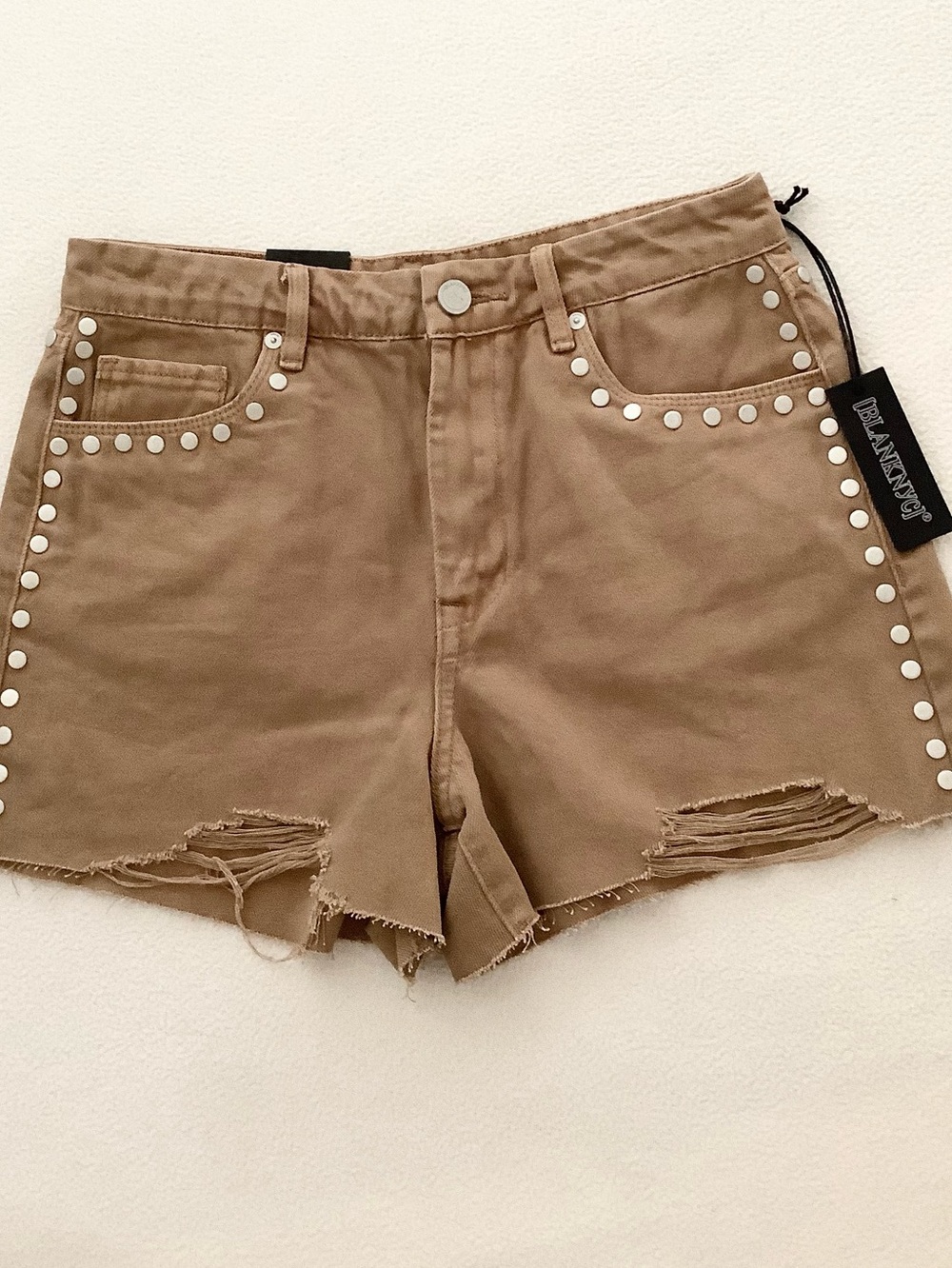 NEW Blank NYC Tan Distressed Stud Distressed Trim Denim Shorts Women’s Sz. 27